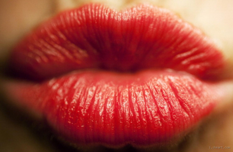 Do Guys Like Girls With Full Lips? The Truth Behind the Attraction