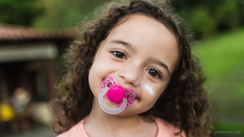 How Do You Phase Out a Pacifier? Tips for a Smooth Transition