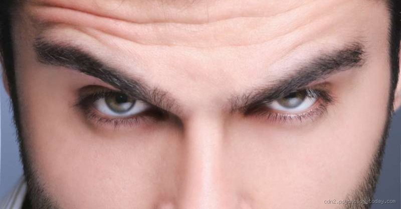 What Do Psychosis Eyes Look Like? Signs You Might Notice in Someone’s Gaze