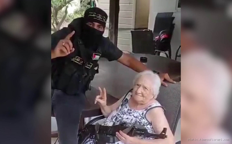 What Happened to Messi's Grandma: Uncovering the Emotional Story Behind the Football Legend's Heartbreaking Loss?