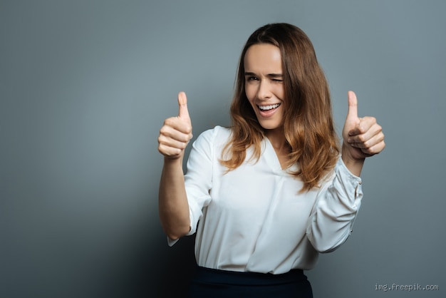 Who is very optimistic? Exploring the Traits of an Optimistic Person