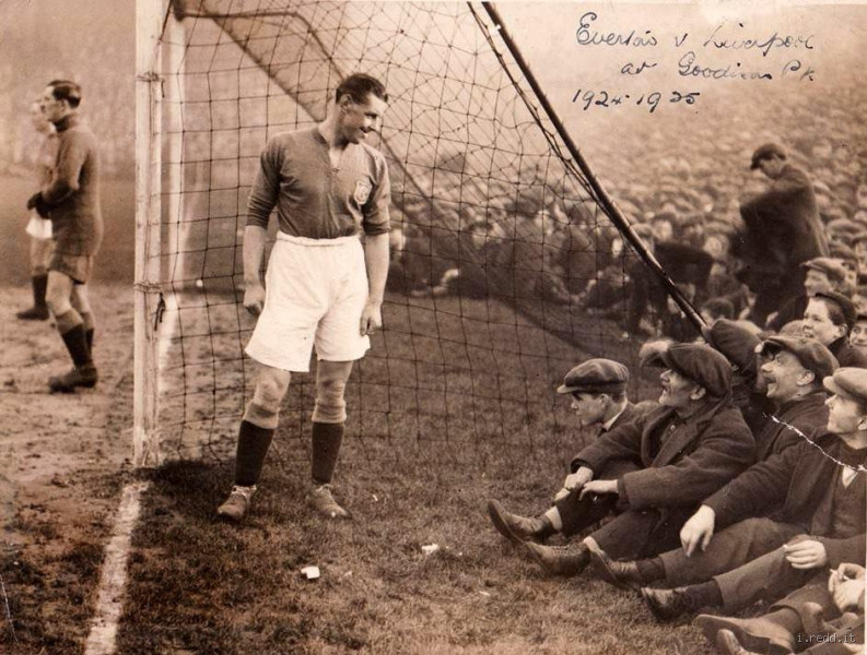 Everton vs. Liverpool: Understanding Their Historical Connection and Distinct Identities