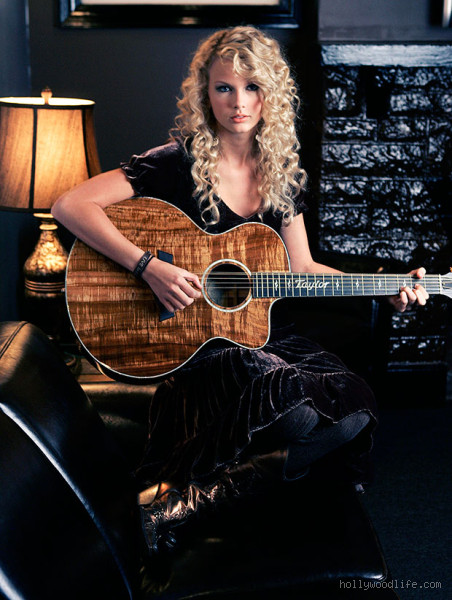Is Taylor Swift Really a Country Singer? Let’s Dig In